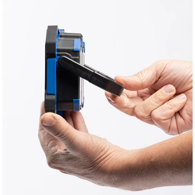 Kobalt - 1000 Lumens LED Work Light (Batteries Included) 4 Kobalt - 1000 Lumens LED Work Light (Batteries Included) - Image 2