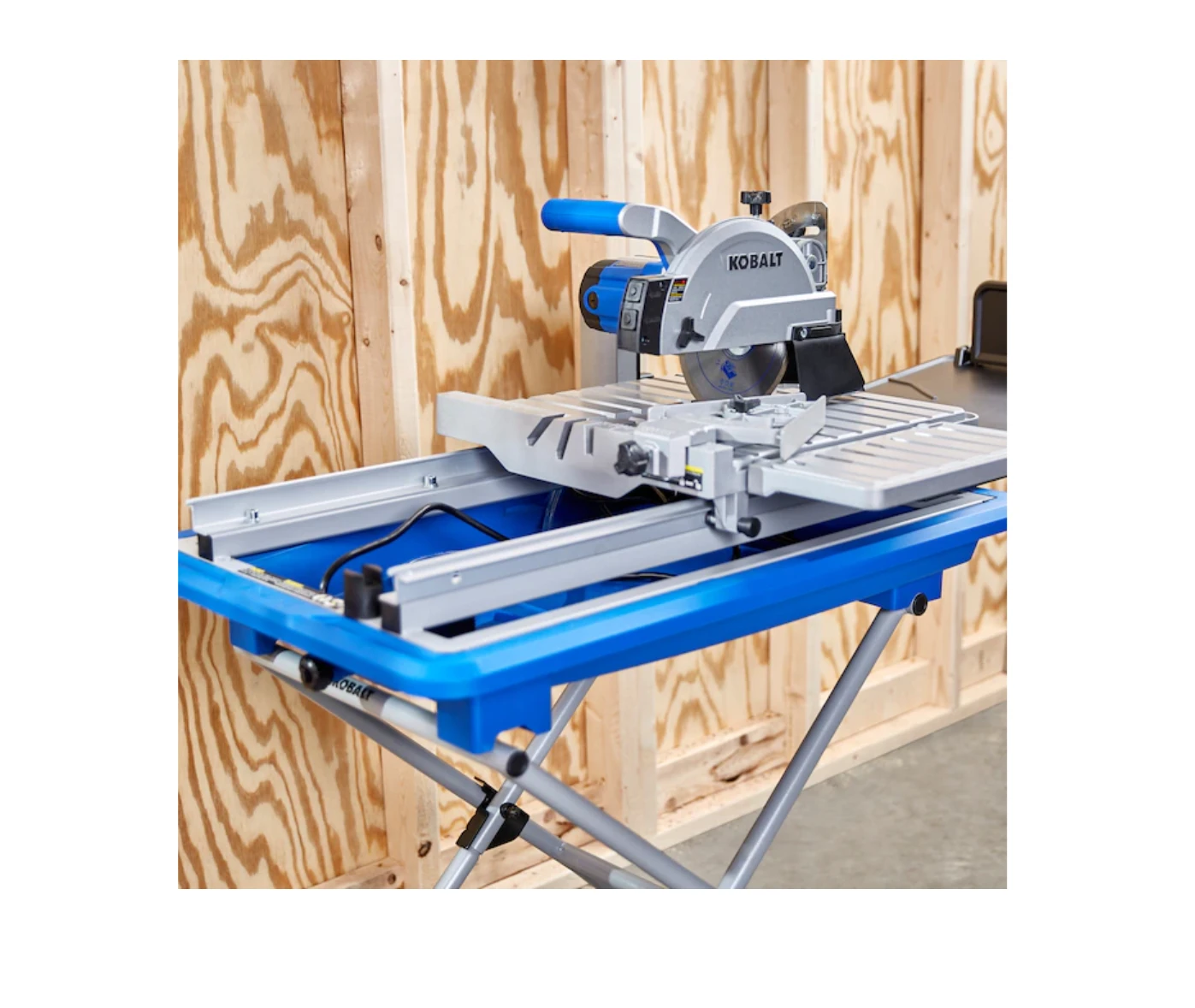 Kobalt KWS S72-06 7-in 10-Amp Wet Sliding Table Tile Saw With Stand 9 Kobalt KWS S72-06 7-in 10-Amp Wet Sliding Table Tile Saw With Stand - Image 7